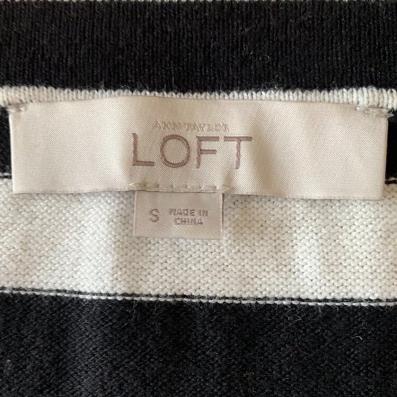 Ann Taylor LOFT Black/Ivory stripe sweater with Button detail - Size Small - Picture 5 of 8